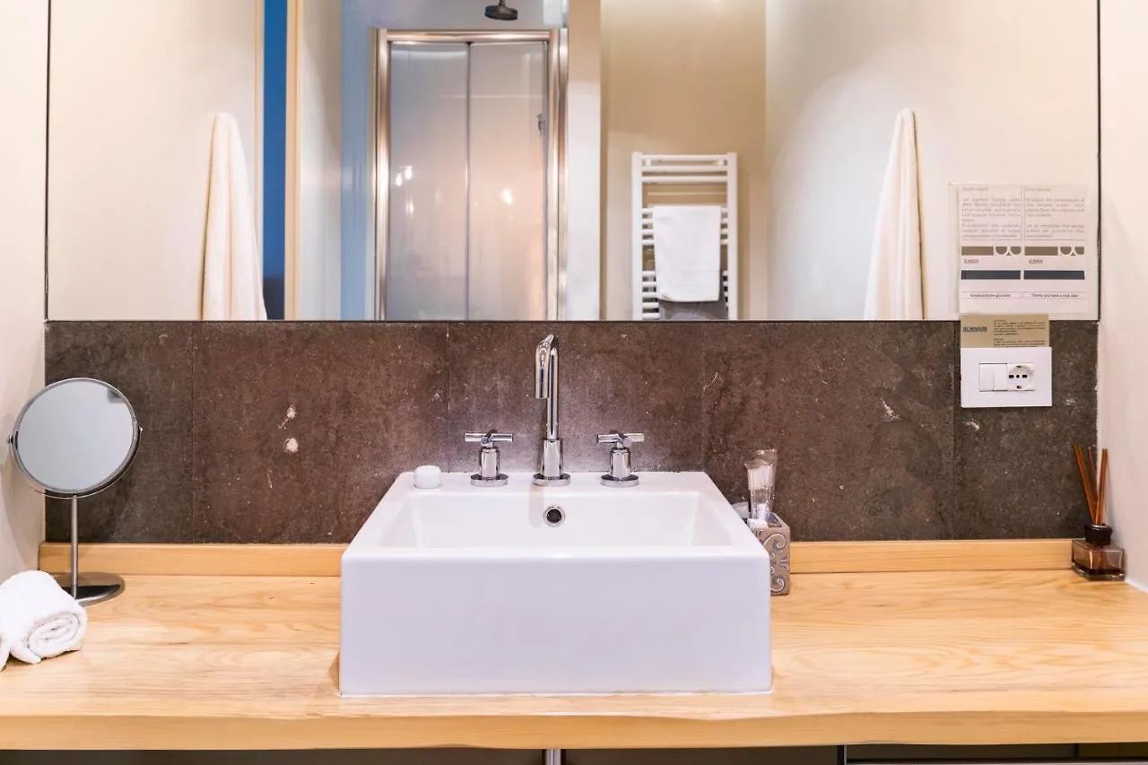 ** Bed & Breakfast Bc Maison Bed&Cafe Milano Italy